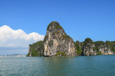 Karst kara formları denizde, dünya doğal mirası - Vietnam halong bay.
