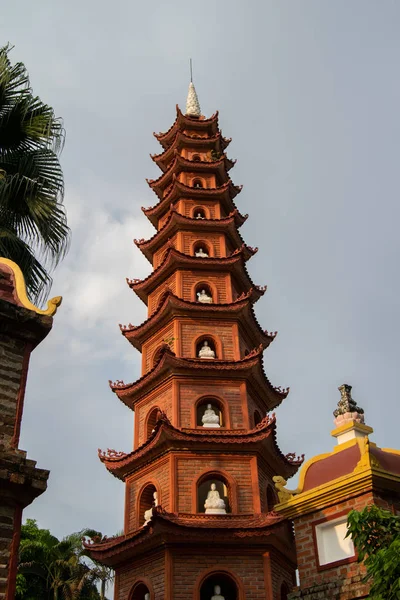 Тьен Му Пагода в Хюэ, Вьетнам — стоковое фото