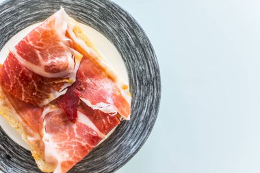 Jambon serrano ile Tost tabaktabaktabaktabak tabaktabak tabaktabak tabaktabak tabaktabak tabaktabak tabaktabak tabaktabak tabaktabak tabak tabak tabak.
