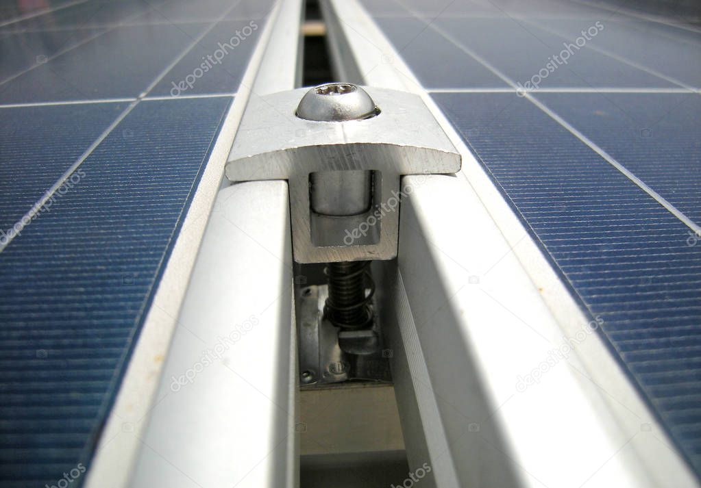 Middle Clamp for Solar PV Panel Installation