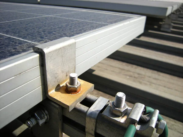 Rusty Bricka Solar Slutet Clamp Fel Material — Stockfoto