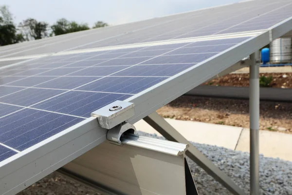 Marken Solar Med Slutet Klämmor Installation — Stockfoto
