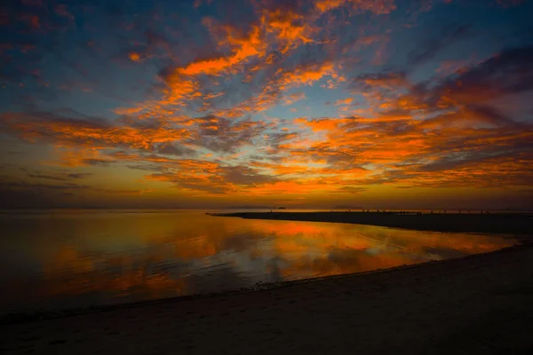 Harika akşam alacakaranlık gökyüzü bulut Twilight üzerinde okyanus, Sceninc Adası doğal plaj Out bakmak