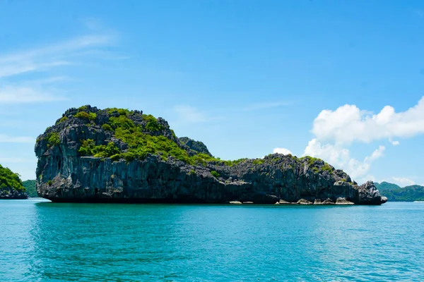 Rocky Limestone Islet Angthong National Marine Park Thailand Sunny Day — Stock Photo, Image