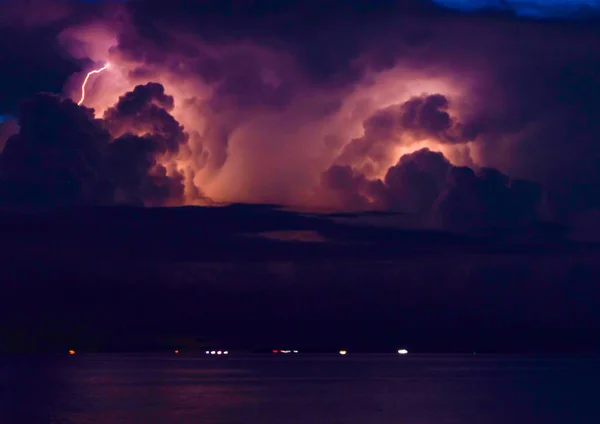 Natural Phenomenon Lightning Effect Rain Cloud Water Ocean Night — Stock Photo, Image