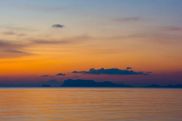 Crepúsculo Cielo Nube Por Encima Isla Luz Suave Tiempo Que — Foto de Stock