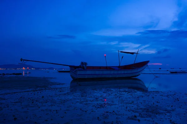 Navire Tail Pêche Longue Ancrée Sur Sable Sable Plage Marée — Photo