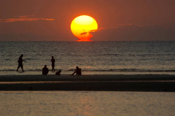 Natural Phenomenon Omega Sunset Sundown Hidden Sea Horizon Line Silhouette — Stock Photo, Image