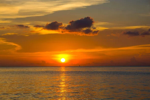 Sunset Ciel Soir Bord Mer Lumière Reflectant Sur Eau Wonderful — Photo