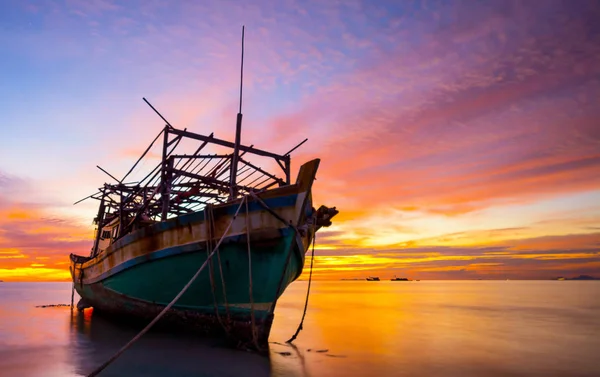 Fisherman Boat Wreck Wonderful Dramatic Twilight Sky Cloud Background — Stock Photo, Image