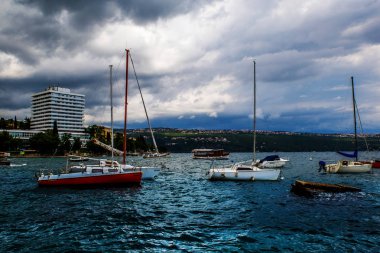 Deniz tarafı ve gemiler 