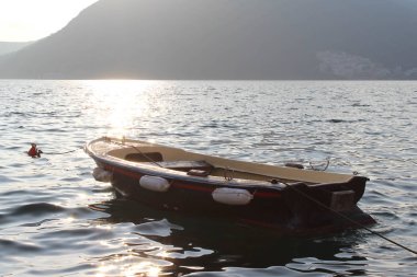Boka Bay, Perast, Karadağ. Canon Eos 1200d, odak uzaklığı 37.0 mm, Iso - 100, deklanşör hızı 1/200s, diyafram /11.0