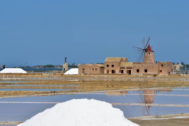 Mozia, Sicilya tuz tava üzerinde yel değirmenleri
