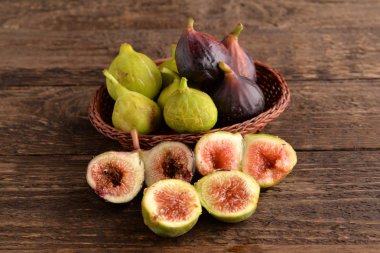 Olgun incir sepeti ahşap tablo