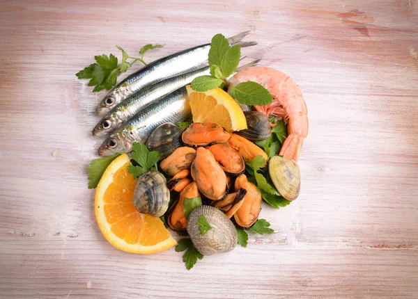 Yemekleri Deniz Ürünleri Kabuklu Deniz Ürünleri Balık Beyaz Renkli — Stok fotoğraf