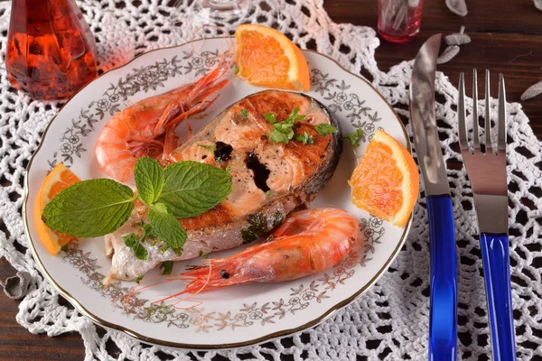 Slice Salmon Shrimp Cooked Table Glass Dish — Stock Photo, Image