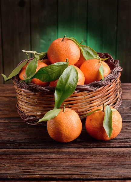 Clementine Cesto Sul Tavolo — Foto Stock