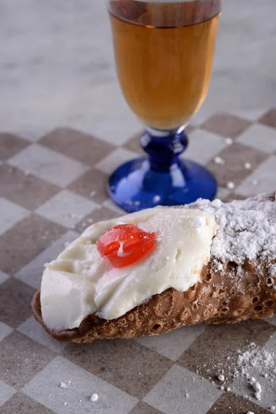 Typical Sicilian sweet cannolo with ricotta and candied fruit an — Stock Photo, Image