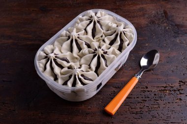 Gianduia 'lı fıstıklı dondurma.