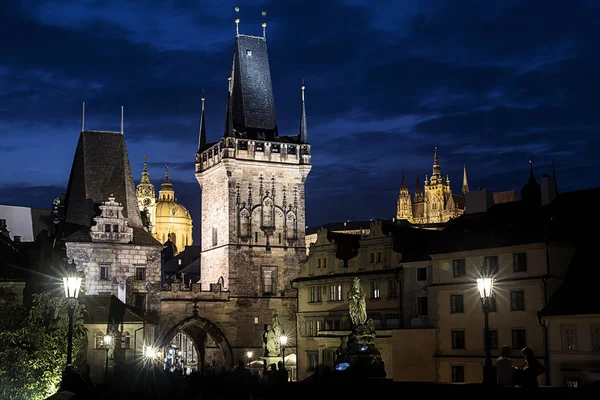 Прага Понте Карло Ноттурна — стоковое фото
