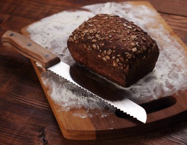 ayçiçeği ve alt bıçak ile ekmek