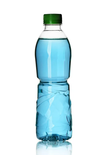 Маленькая пластиковая бутылка с водой — стоковое фото
