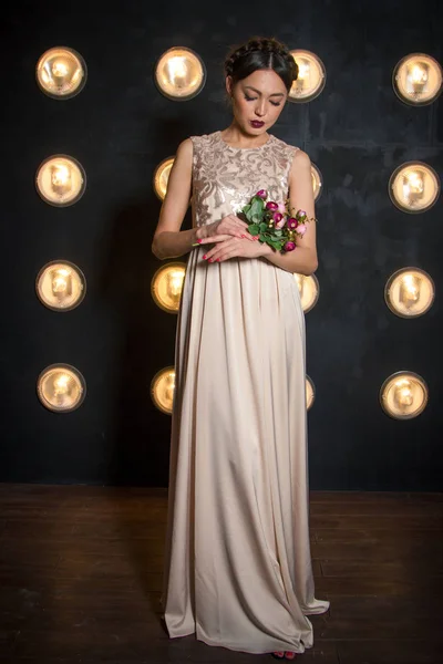 Девушка Модель Юбки Платье Моды Студийный Портрет Невесты — стоковое фото