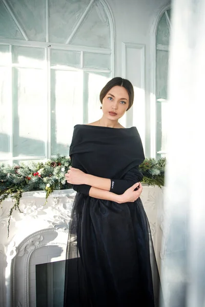 kız moda beyaz bluz kabin stüdyo modeli