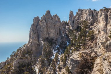 Ai-Petri tepelerinin manzarası