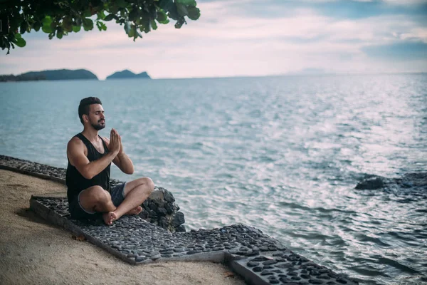Young Man Doing Yoga Sea Handsome Guy Sitting Ocean Sunset — Stock Photo, Image
