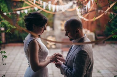 Çift sadece evlilik töreninde evlendi. 