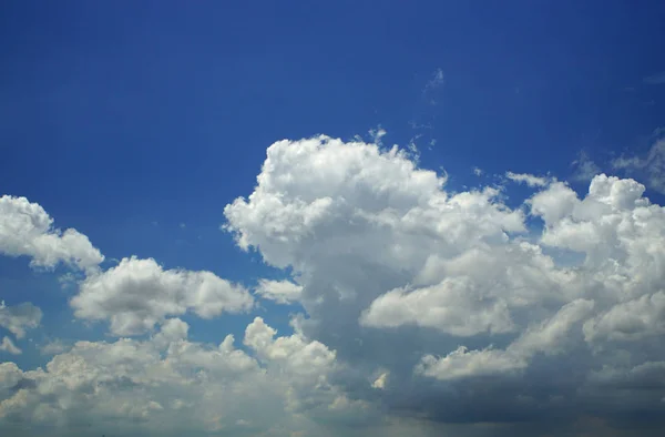 Nuvola Primo Piano Con Cielo Blu — Foto Stock