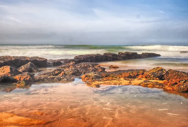 Rocha Oceano Céu — Fotografia de Stock