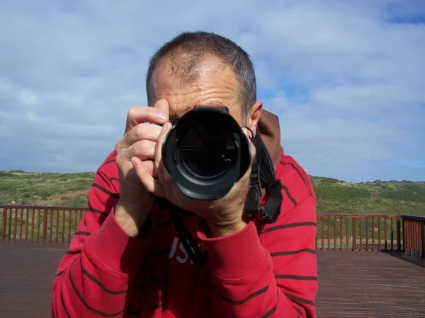 Retrato Fotógrafo Com Sua Câmera — Fotografia de Stock