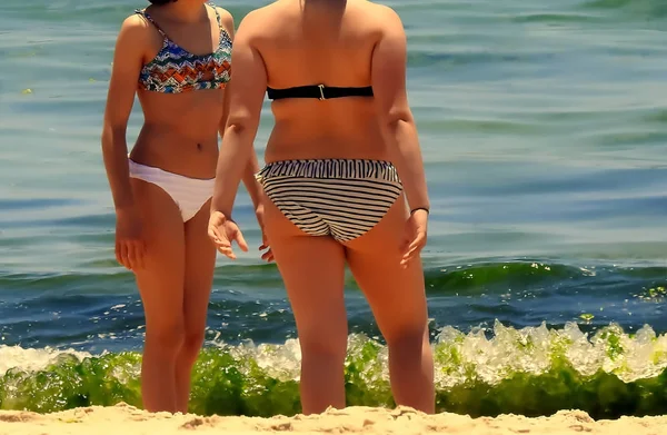 Adolescents Talking Seashore — Stock Photo, Image