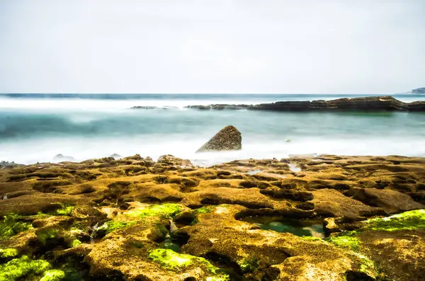 Θαλάσσιο Τοπίο Μεταξύ Ουρανού Και Ωκεανού Στην Ericeira — Φωτογραφία Αρχείου