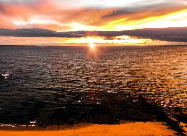 Nel Momento Cui Sole Entra Mare Tramonto Crea Questi Meravigliosi — Foto Stock