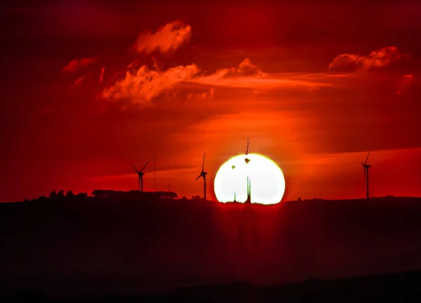 Sun Rose Hills Windmills Bright Orange Colors — Stock Photo, Image