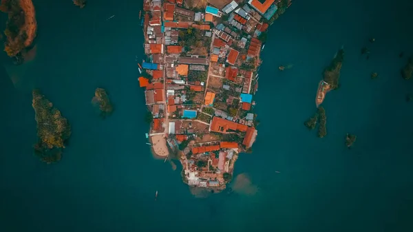 Vista aérea de Don Det una ciudad en las 4000 Islas en Laos con el río mekong circundante, mekongdelta . —  Fotos de Stock