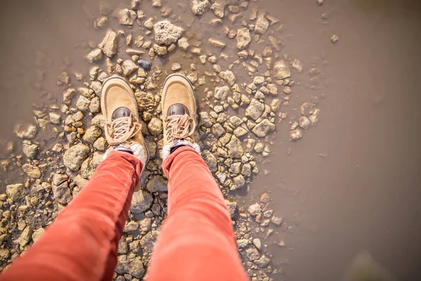 Girl Stands Stones Which Located Dirty Puddle Stylish Shoes Spring — Stock Photo, Image