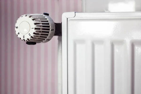 Régulateur Température Radiateur Chauffage Dans Appartement Sur Fond Mur Avec — Photo