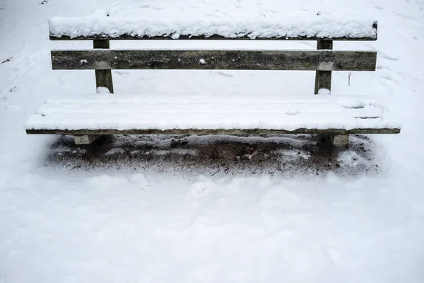 Lonely Wooden Park Bench Covered Fresh Snow — Stock Photo, Image