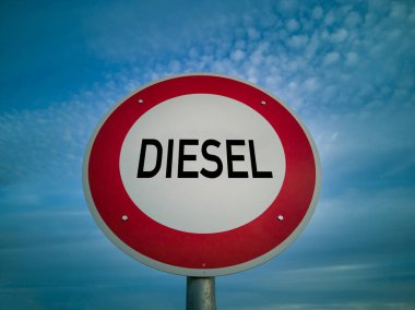 Almanya 'da yol tabelası. Dizel motorlu araçlar için yasaklama.