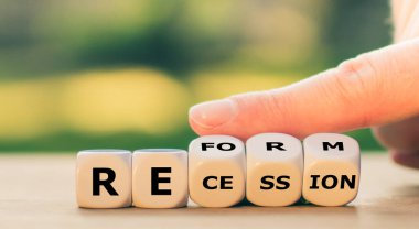 El zarları döndürür ve 