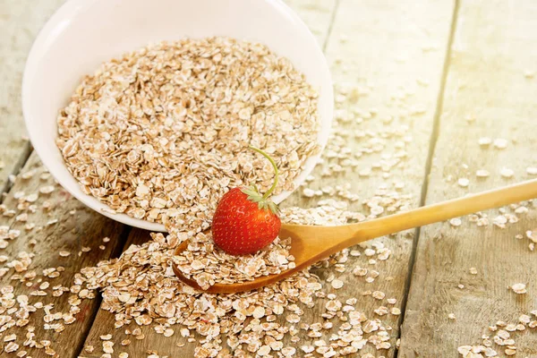 Oatmeal Flakes Strawberry Wooden Spoon — Stock Photo, Image