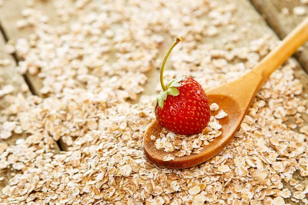 Oatmeal Flakes Strawberry Wooden Spoon — Stock Photo, Image