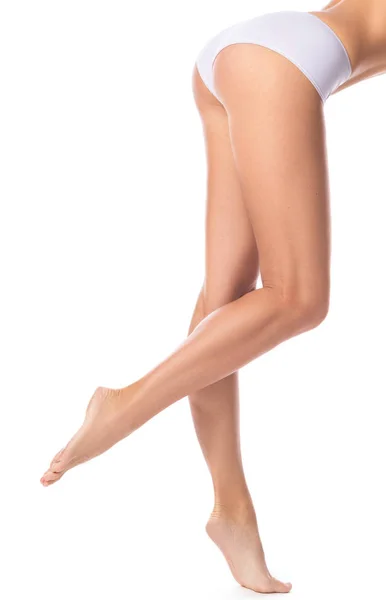 Красиві Жіночі Ноги Ідеальною Шкірою Білому Тлі — стокове фото