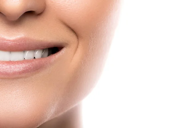 Mooie Vrouwelijke Glimlach Met Witte Tanden — Stockfoto