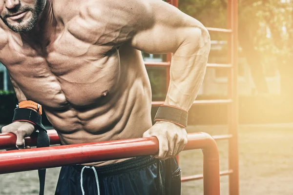 Muscular Man His Workout Street — Stock Photo, Image