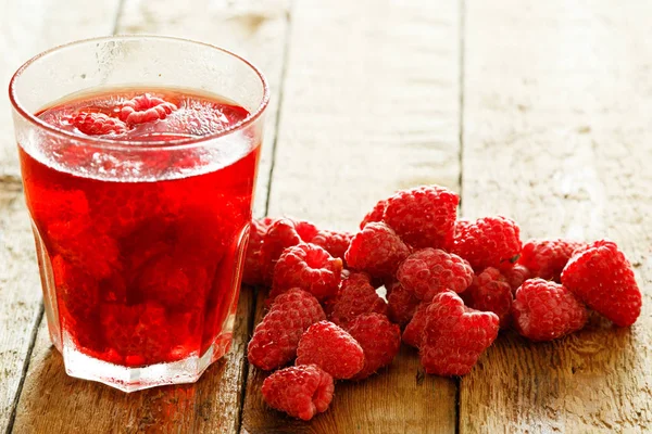 Refreshing Drink Raspberries Wooden Table — Stock Photo, Image